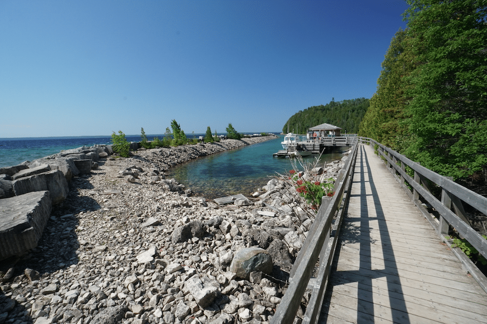 Cruise discount, glass bottom boat, Parks Canada, Flowerpot Island, Bruce Peninsula National Park, sailing, sightseeing, Tobermory
