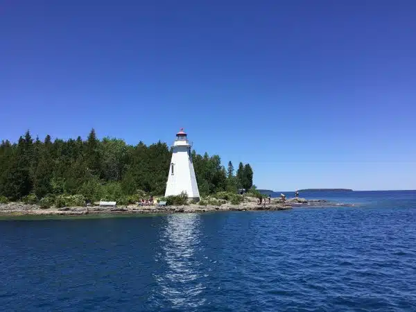 Flowerpot Island, Bruce Peninsula, Glass bottom boat, cruise, tour, Tobermory, shipwrecks, fathom five, coast of tobermory