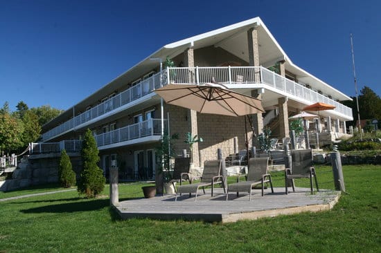 Tobermory Motel, Tobermory Hotel, travel Tobermory, Bruce Anchor Cruises, Glass bottom boat tours